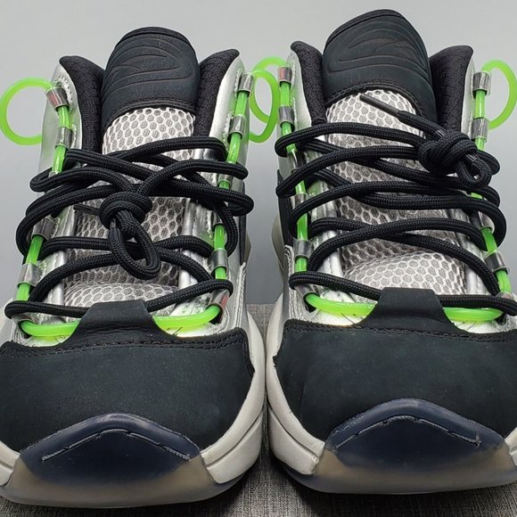 Reebok Question Mid "Minions Gru's Lab" Mens Size 9 Silver Metallic/Black FW7548 - Picture 7 of 9